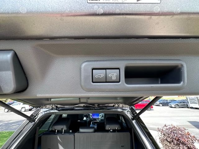 2025 Toyota Sequoia Platinum - Photo 18