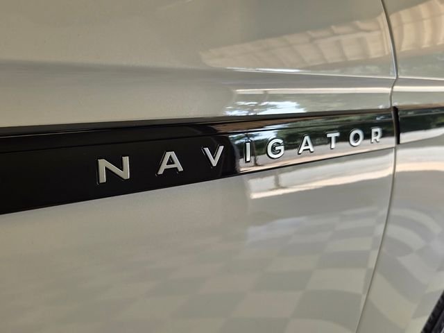 Used 2025 White Lincoln Black Label image 20