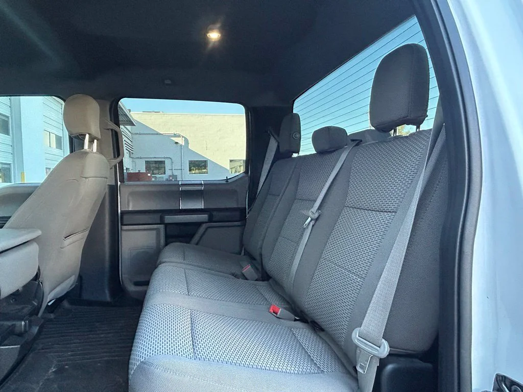 Used 2018 Oxford White Ford XLT image 21