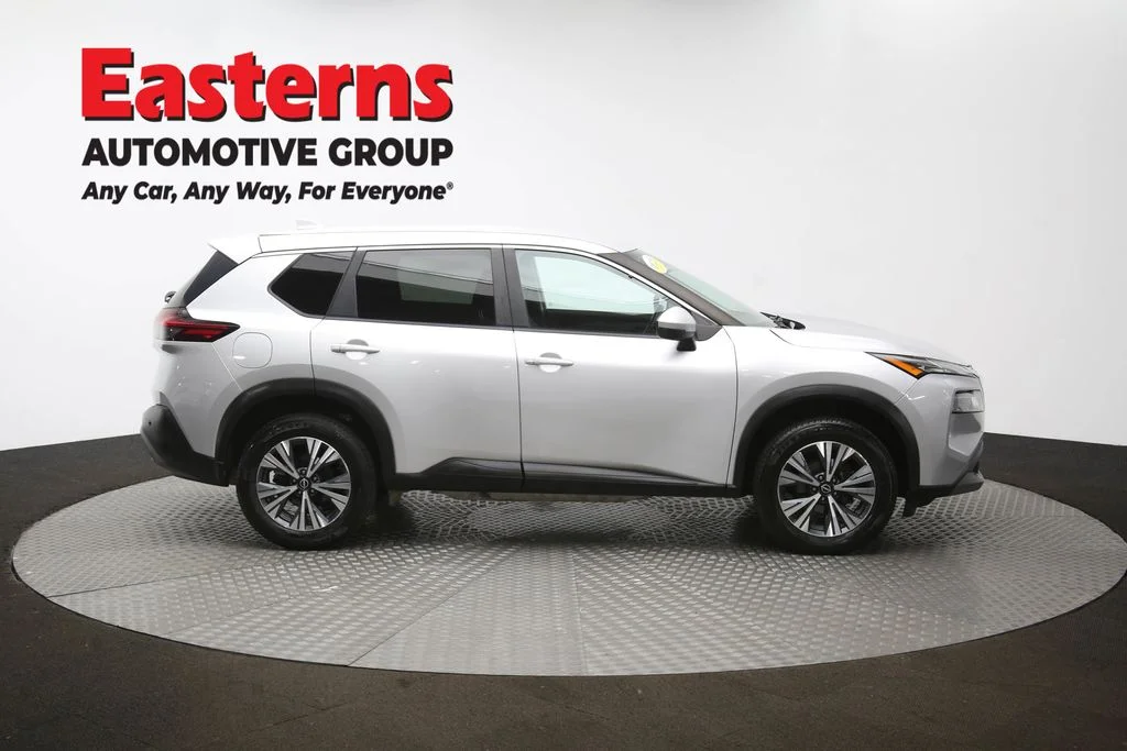Used 2022 Silver Nissan SV image 46