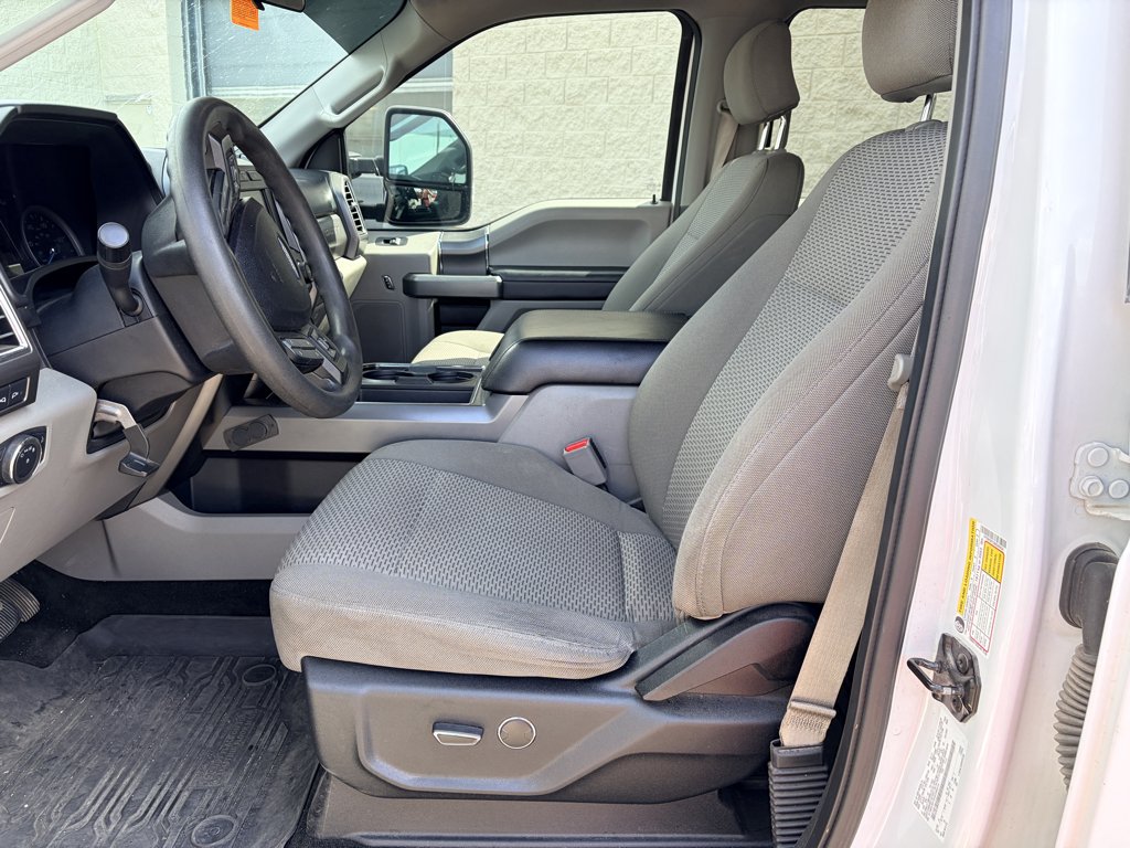 Used 2017 Oxford White Ford XLT image 9