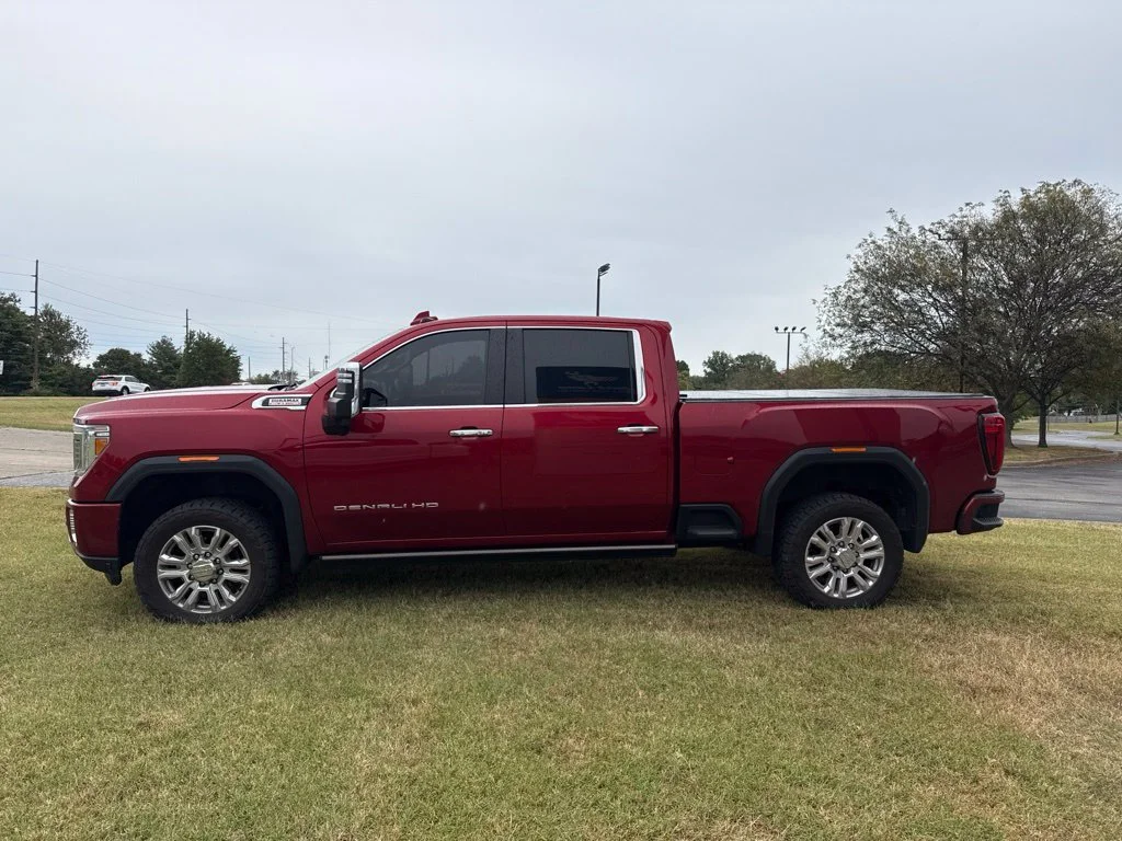 Used 2021 Cayenne Red GMC Denali image 3