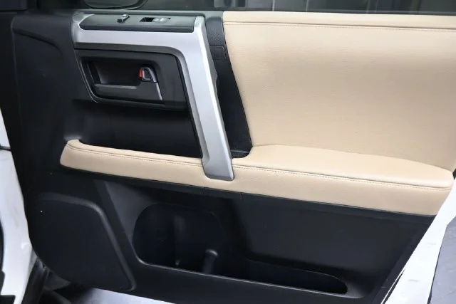 Used 2016 White Toyota SR5 Premium image 13