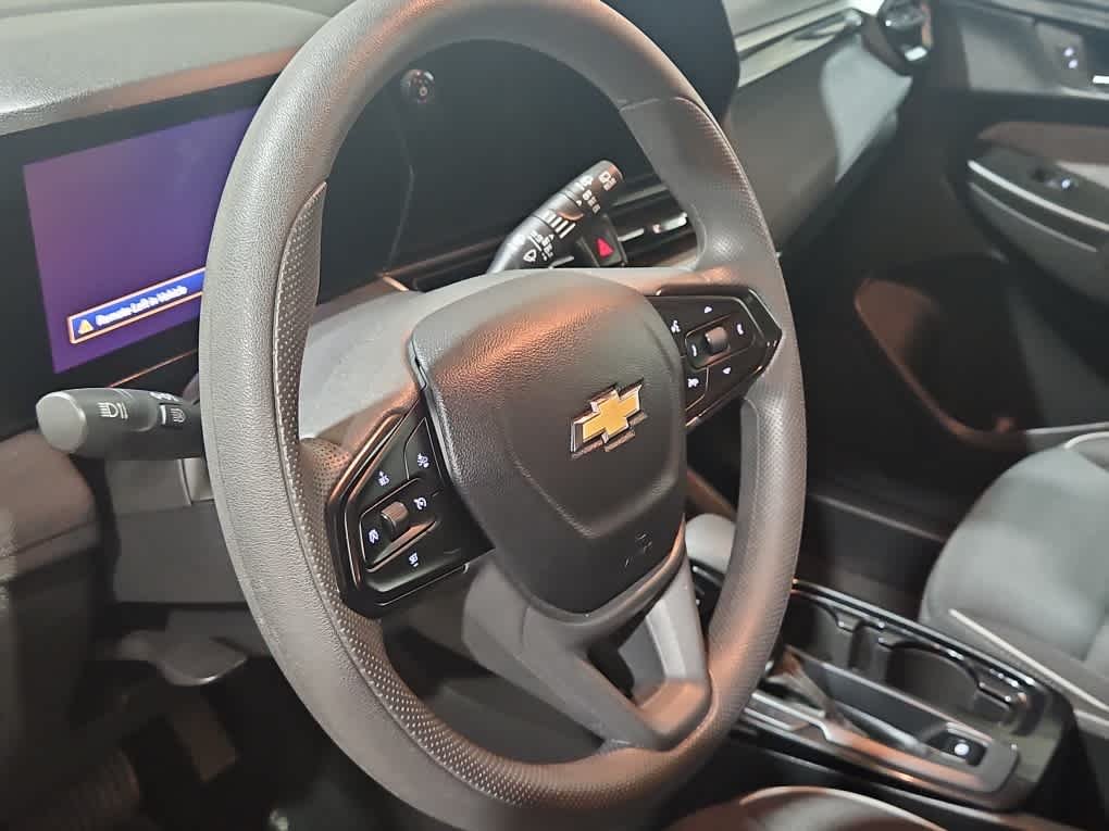 Used 2025 Sterling Gray Metallic Chevrolet LT image 15