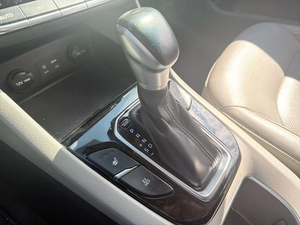 Used 2018 Black Hyundai Limited image 19