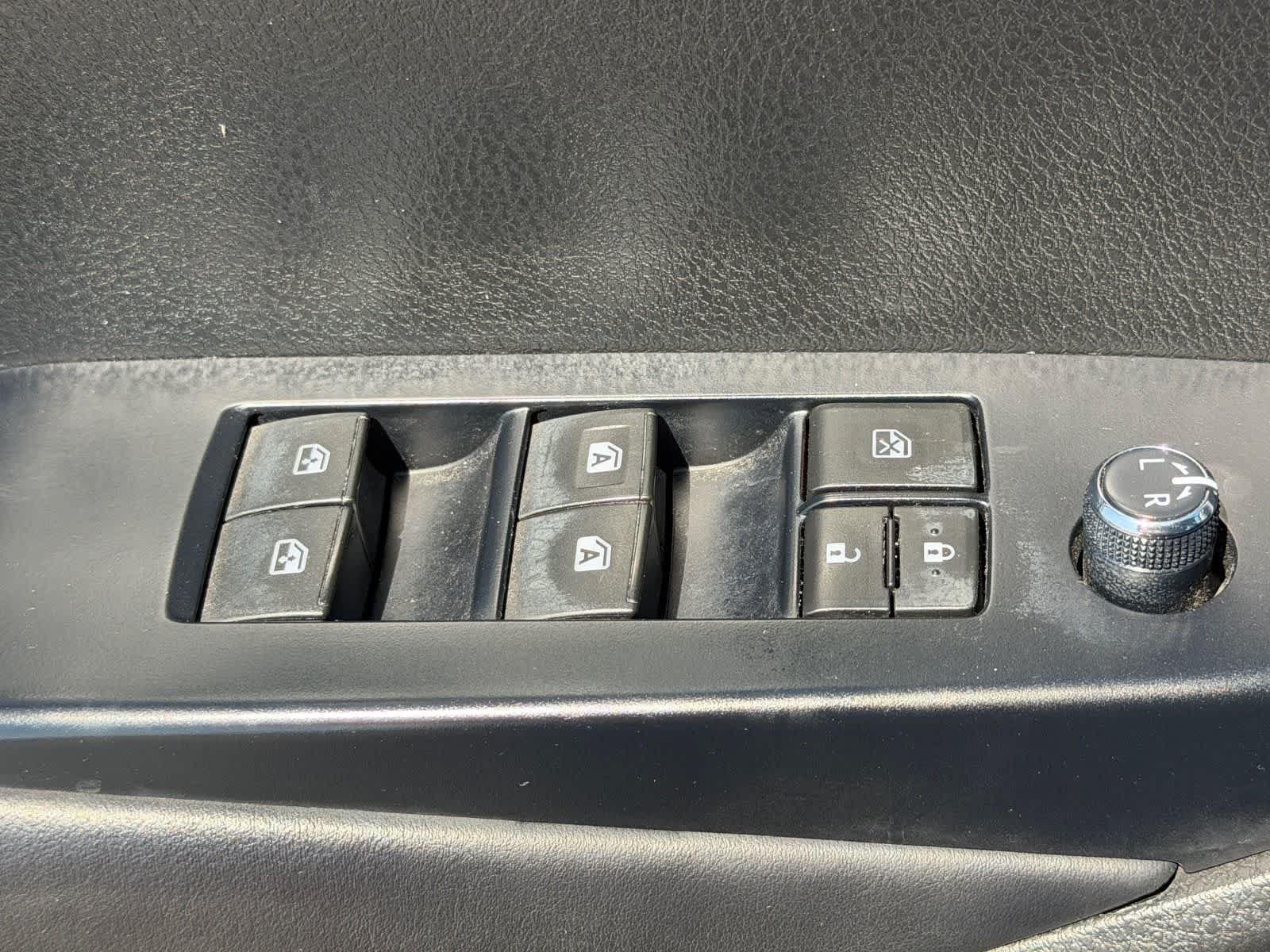 Used 2018 Blizzard Pearl Toyota SE image 14