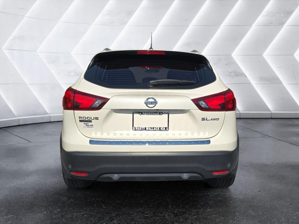 Used 2019 White Nissan SL image 4