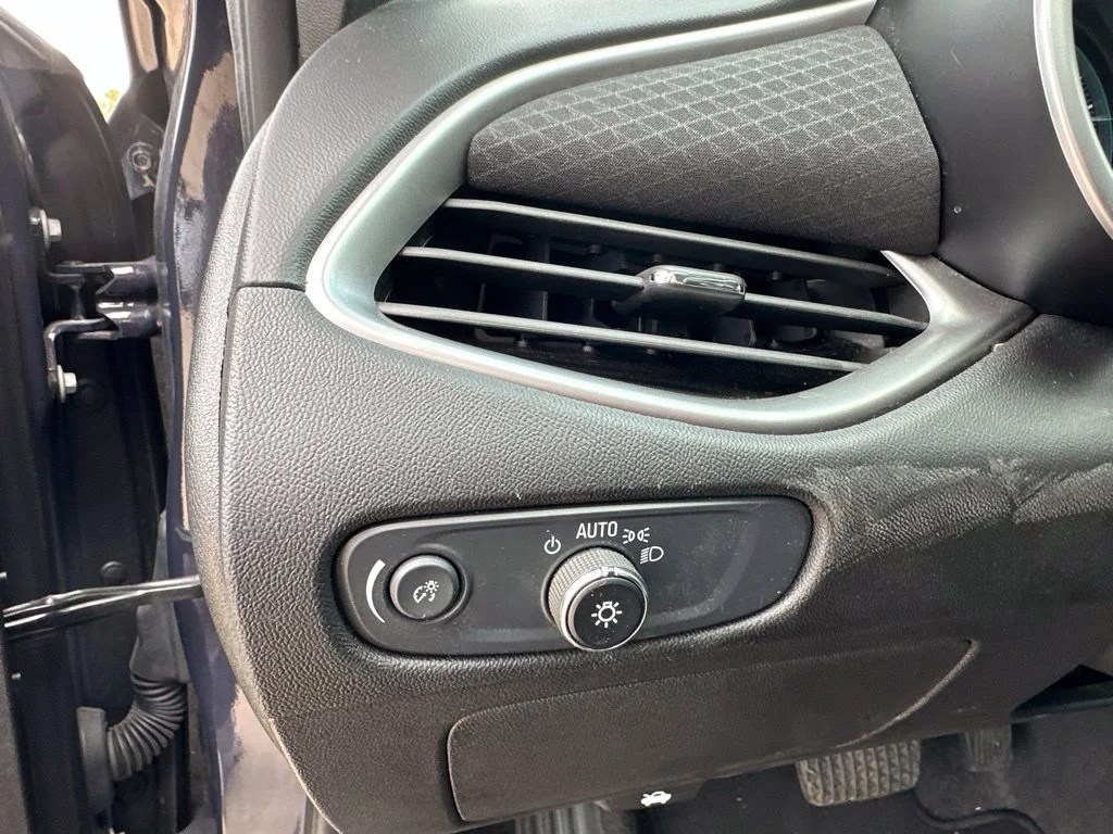 Used 2025 Black Chevrolet LT image 9