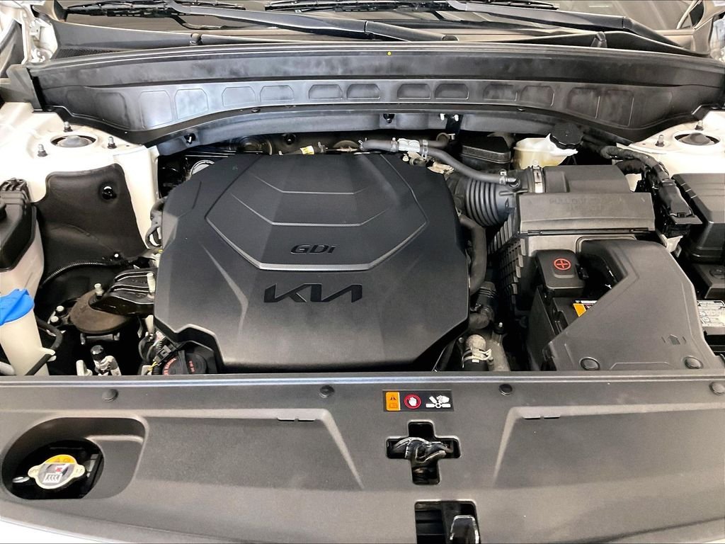 Used 2023 White Kia S image 30