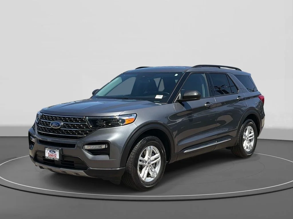 2023 Ford Explorer XLT RWD's photo