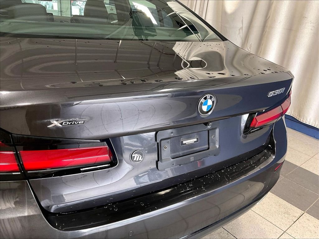 Used 2023 Gray BMW 530i xDrive image 28