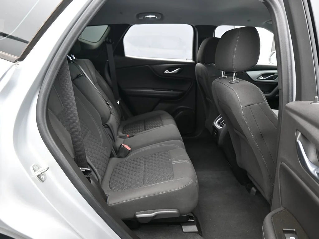 Used 2019 Silver Ice Metallic Chevrolet L image 31