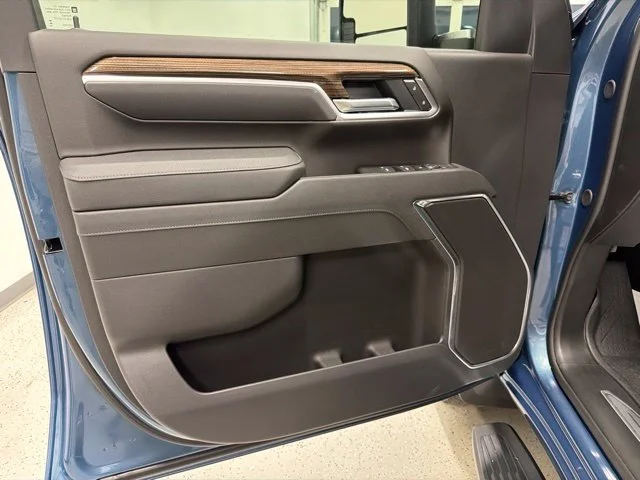 New 2026 Lakeshore Blue Metallic Chevrolet LT image 43