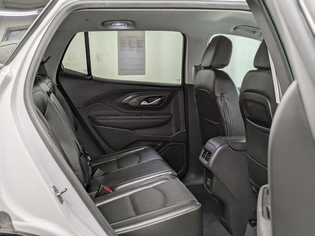 Used 2022 White GMC SLT image 24