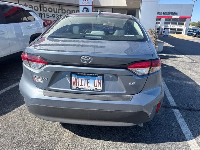 Used 2025  Toyota LE image 16