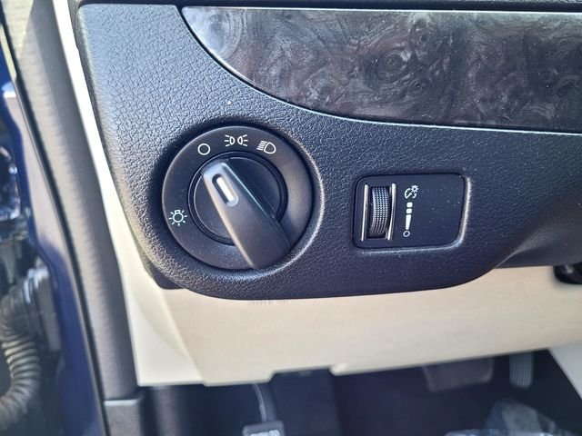 Used 2016 Blue Dodge SE image 14