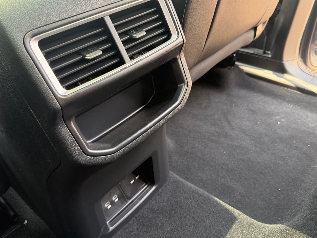New 2026 Pure Gray Volkswagen 2.0T SE W/TECHNOLOGY image 17
