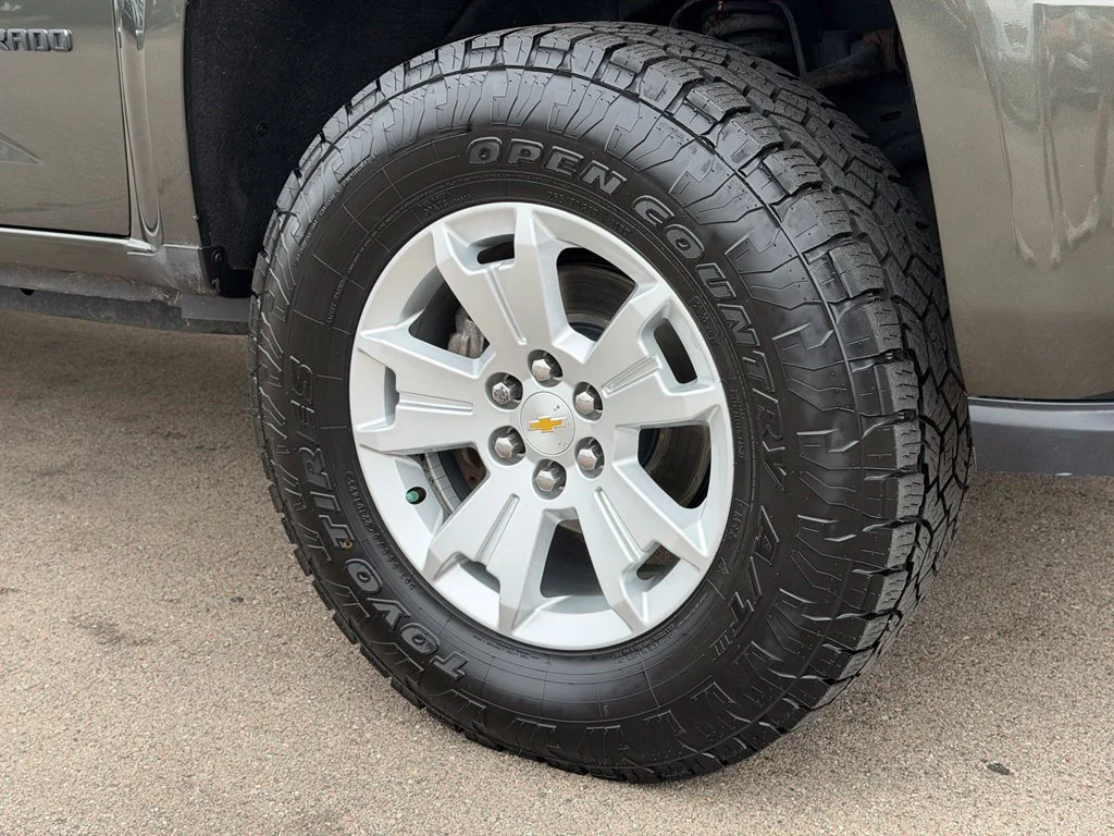 Used 2018 Green Chevrolet LT image 28