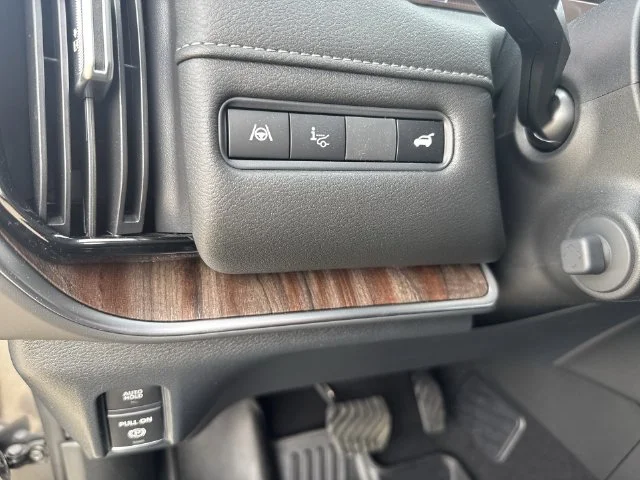 Used 2025 Gray Nissan SL image 27