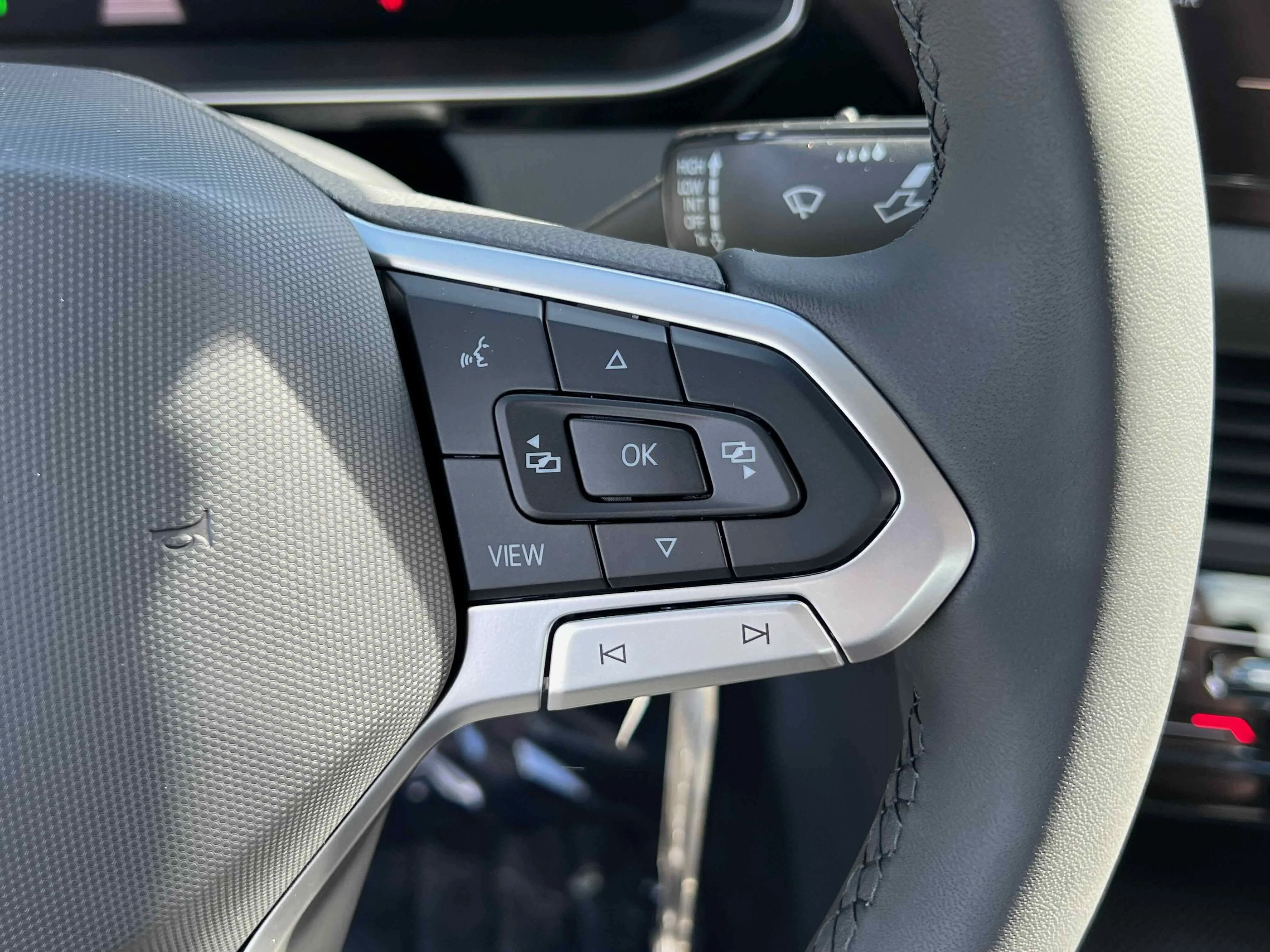 New 2026 Platinum Gray Metallic Volkswagen S image 31