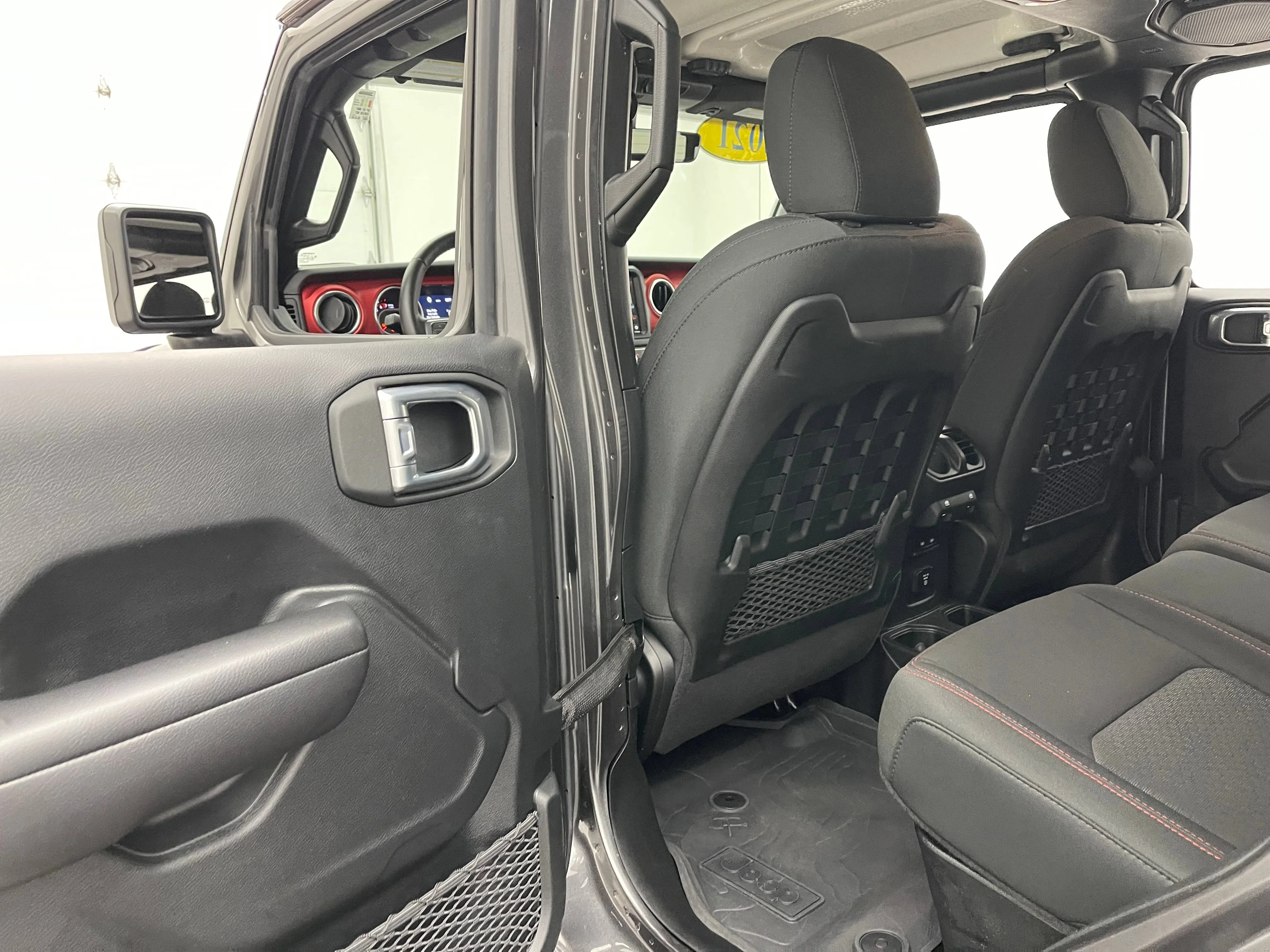 Used 2021  Jeep Rubicon image 36