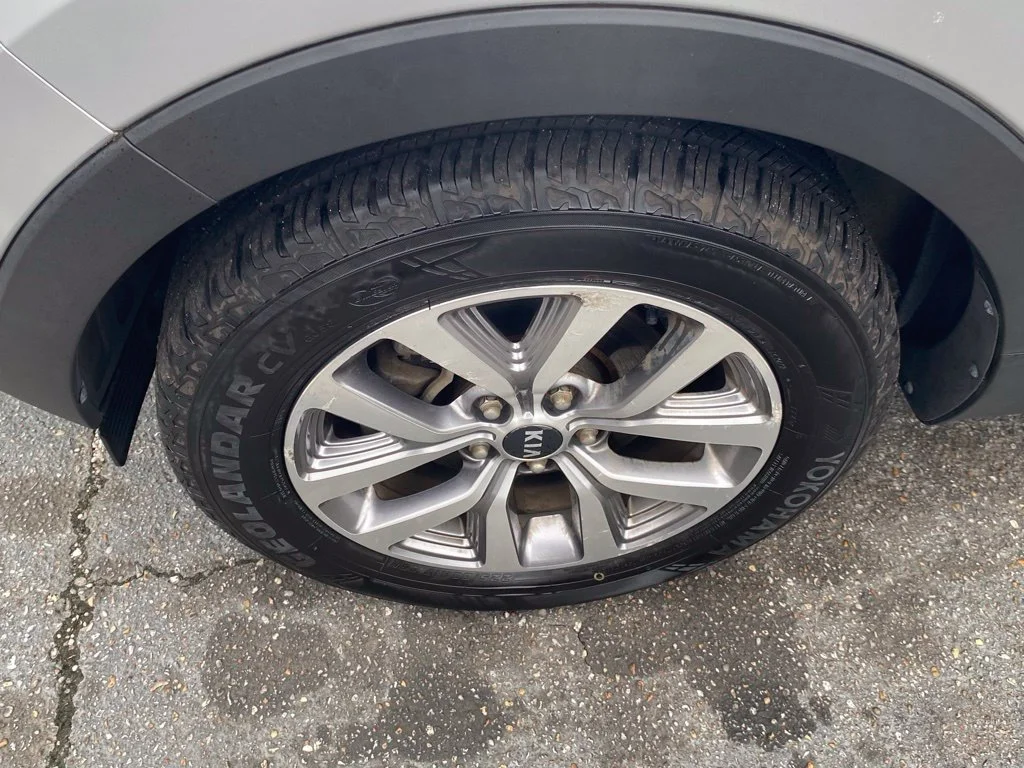 Used 2015 Silver Kia LX image 14