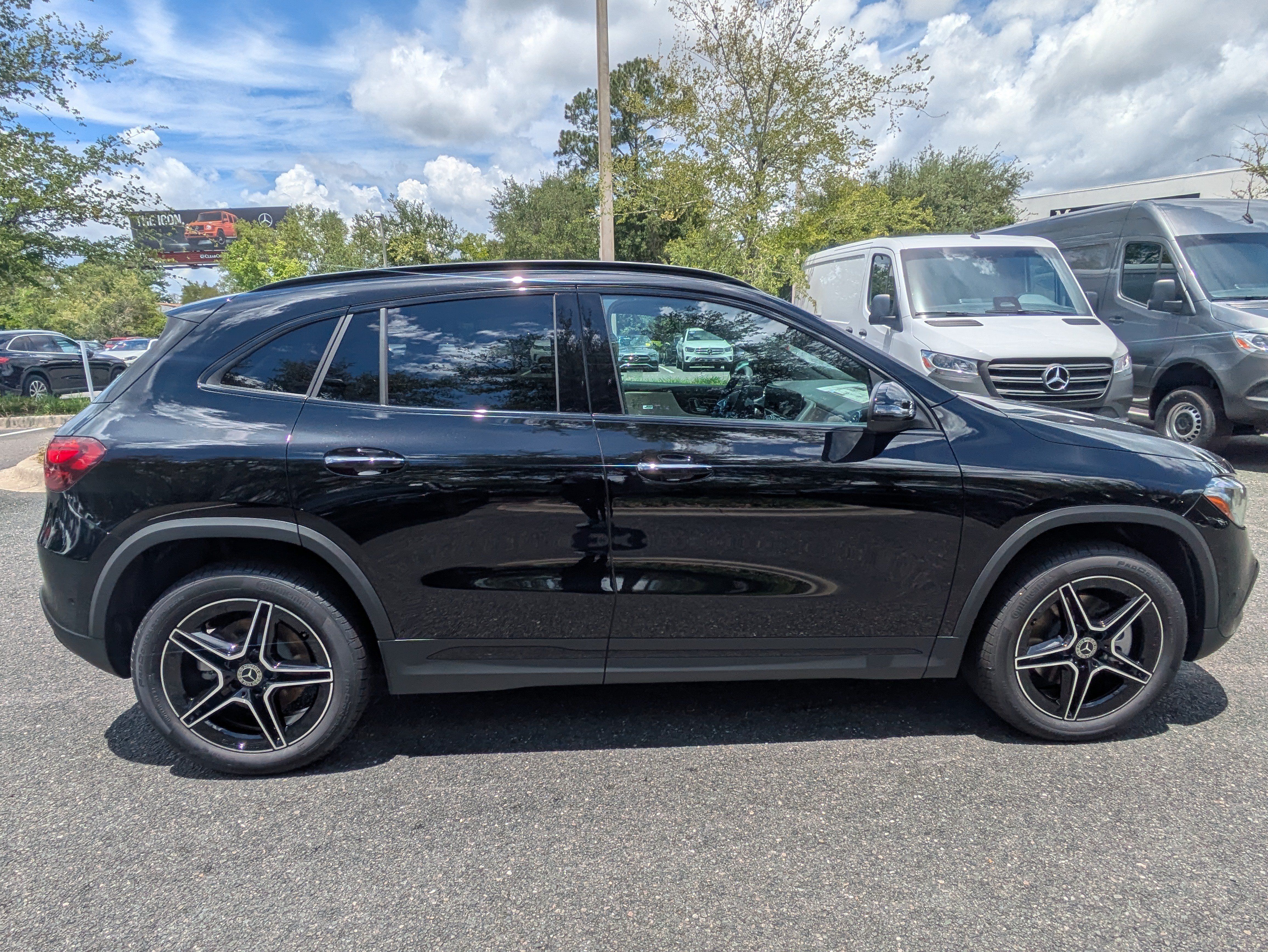 New 2026 Night Black Mercedes-Benz GLA 250 image 3