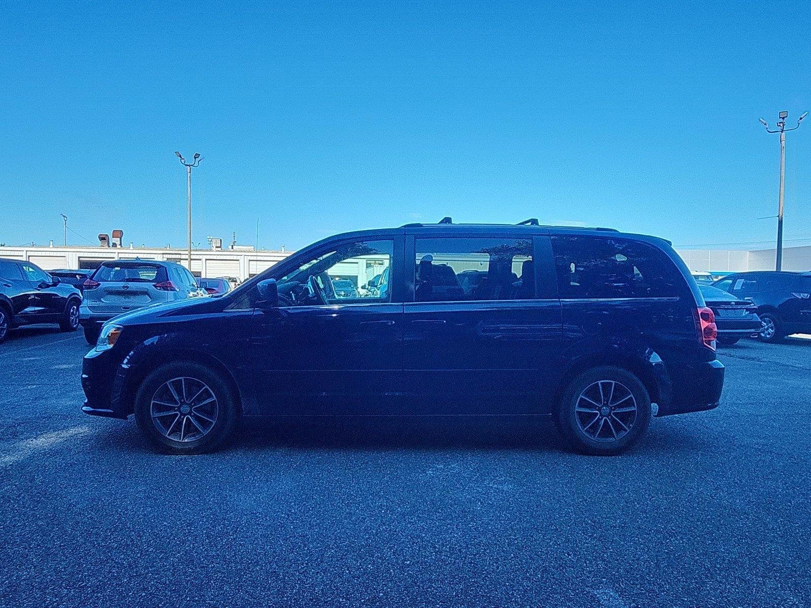 Used 2017 Dodge Grand Caravan SXT with VIN 2C4RDGCG2HR772546 for sale in Hopewell, VA