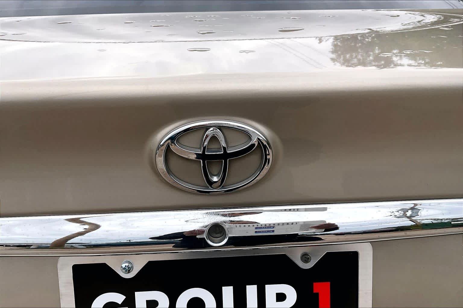 Used 2003 Desert Sand Mica Toyota LE image 29