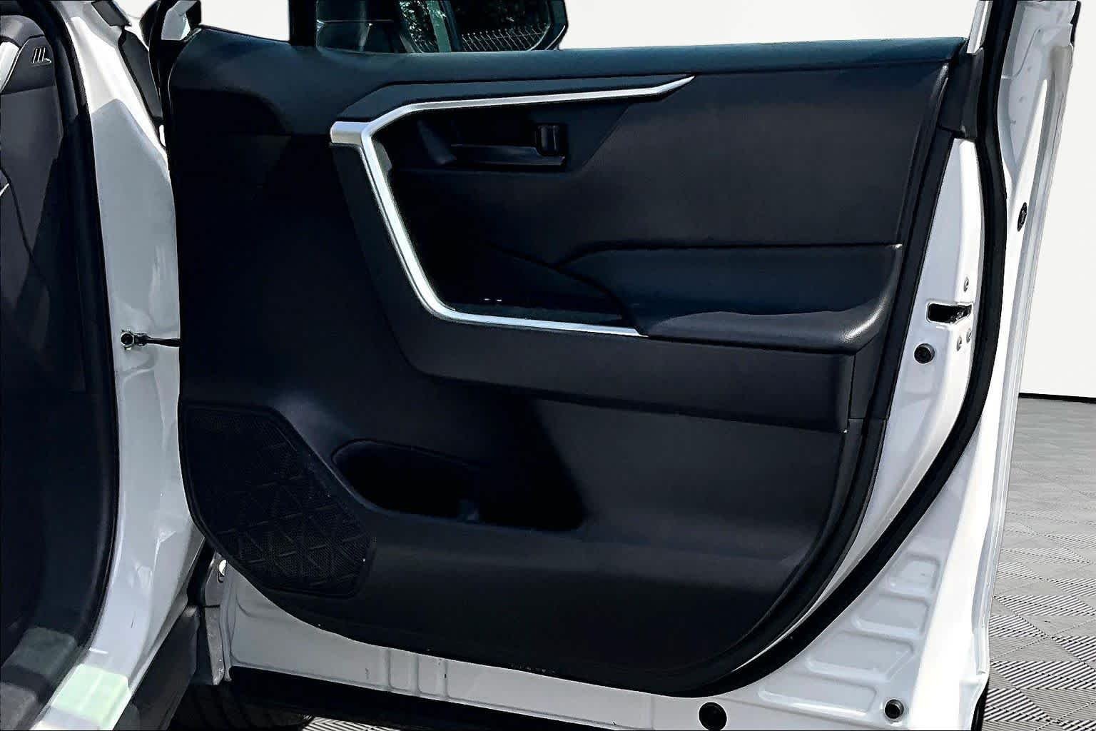 Used 2024 Ice Cap Toyota LE image 23