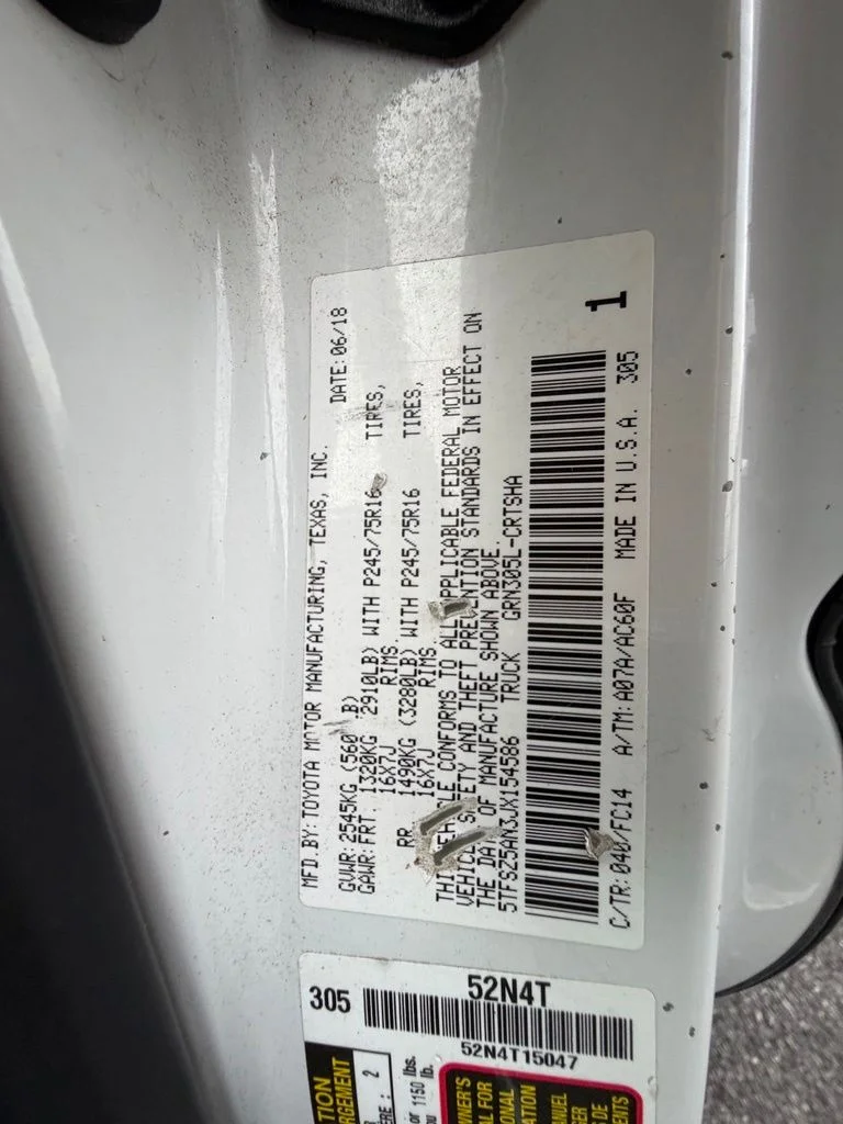 Used 2018 White Toyota SR5 image 49