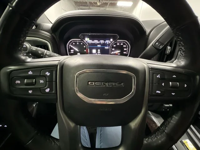 Used 2020 Black GMC Denali image 11