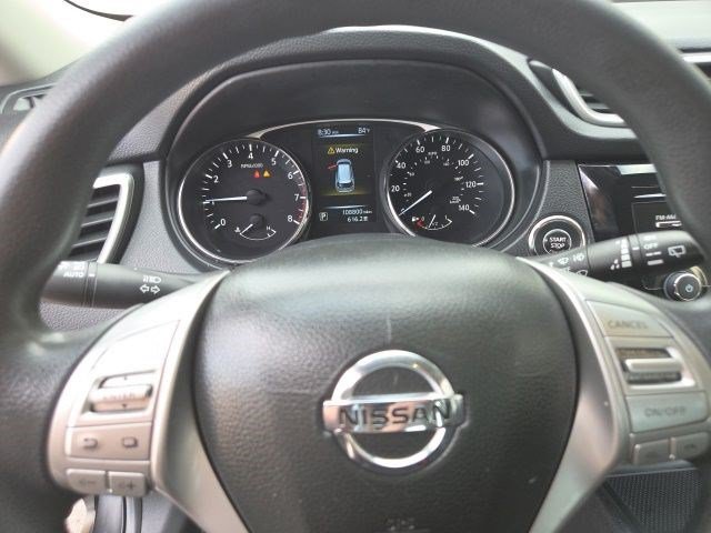 Used 2015 Super Black Nissan SV image 12