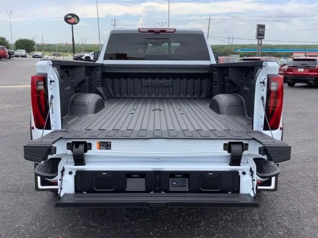 2026 GMC Sierra 3500HD Denali Ultimate - Photo 13