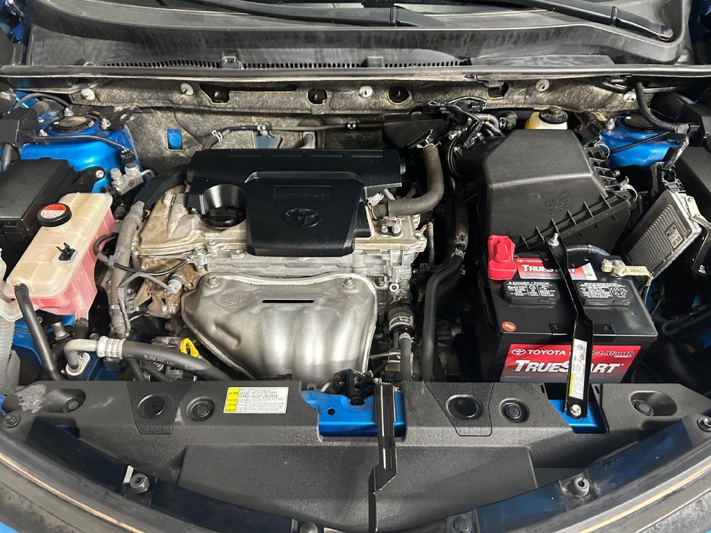 Used 2016 Blue Toyota SE image 19