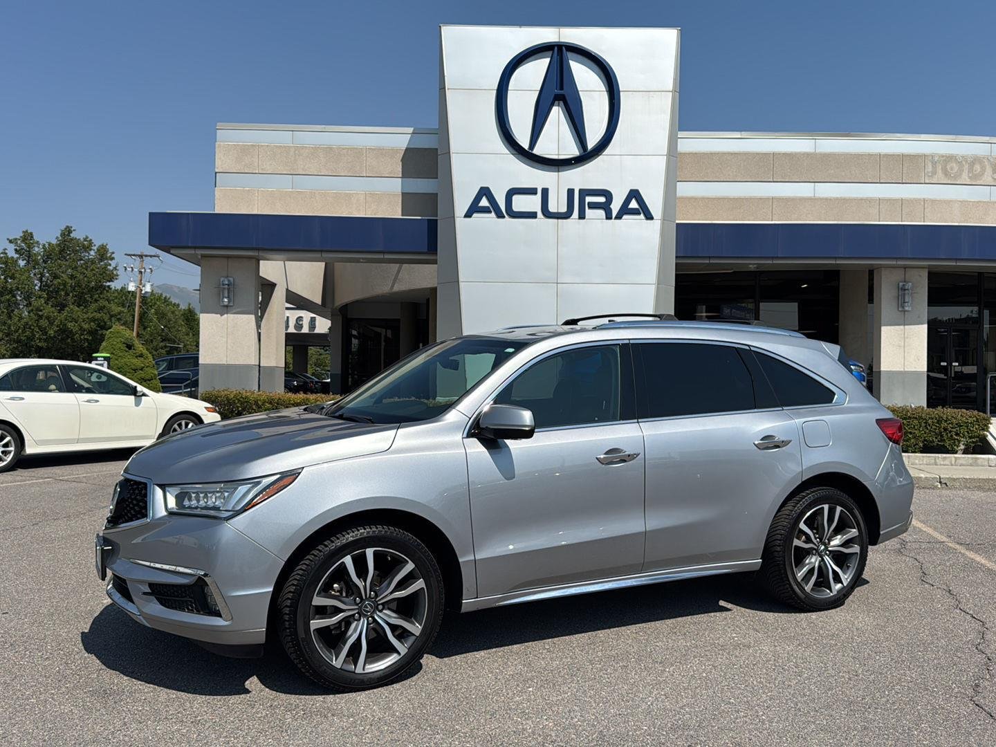 Used 2019 Lunar Silver Metallic Acura w/Advance/Entertainment Pkg image 1