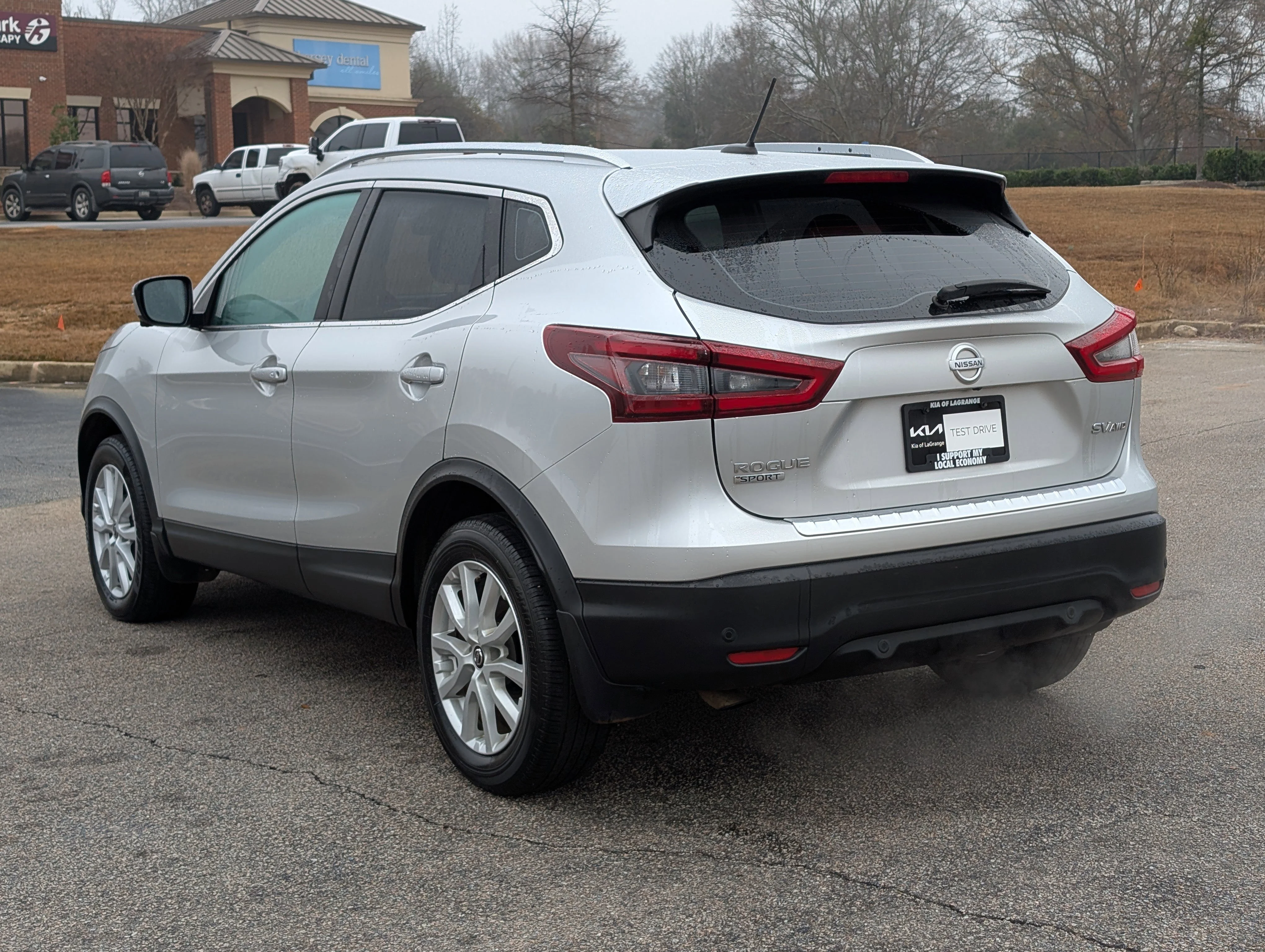 2022 Nissan Rogue Sport SV - Photo 11