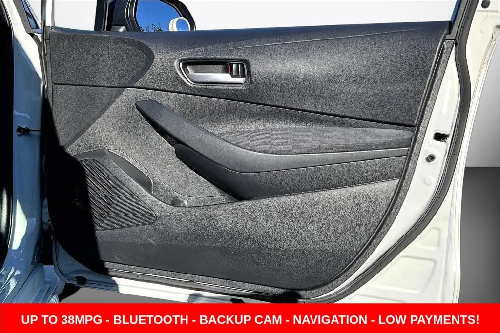 Used 2020 White Toyota LE image 32