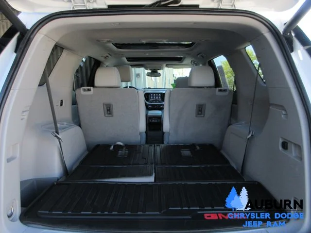 Used 2023 White GMC SLT image 18