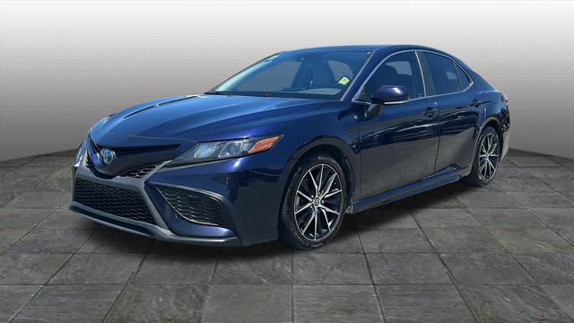 2022 Toyota Camry Hybrid SE