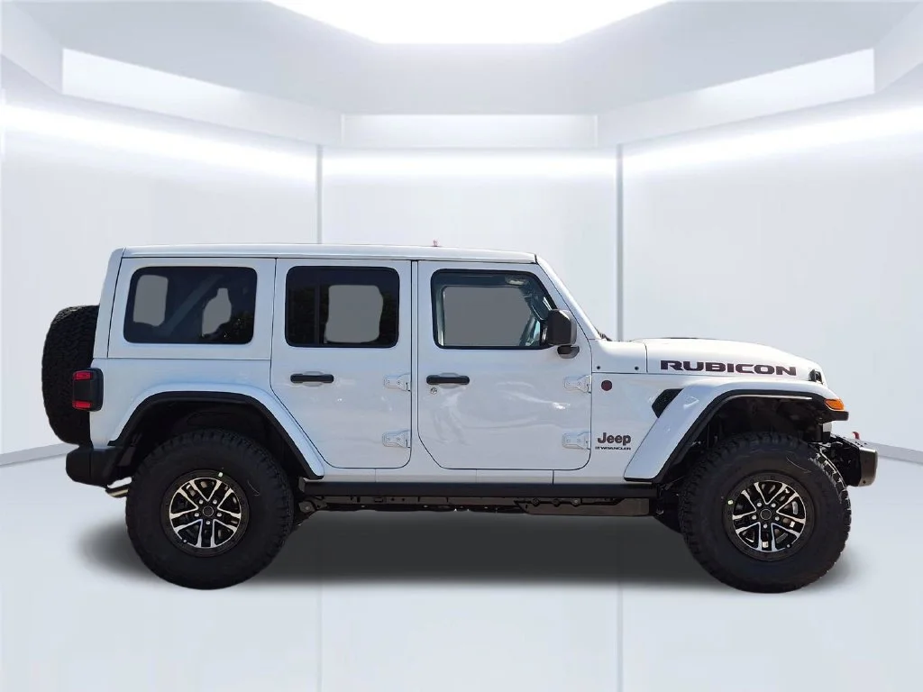 New 2027 White/off-white Jeep Rubicon X image 7