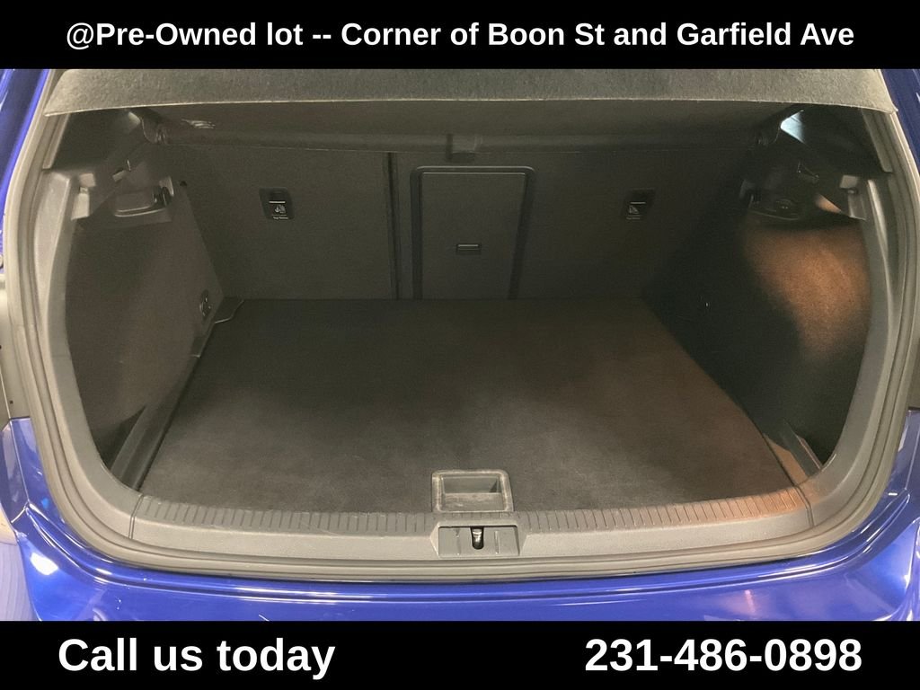 Used 2016  Volkswagen Base image 27