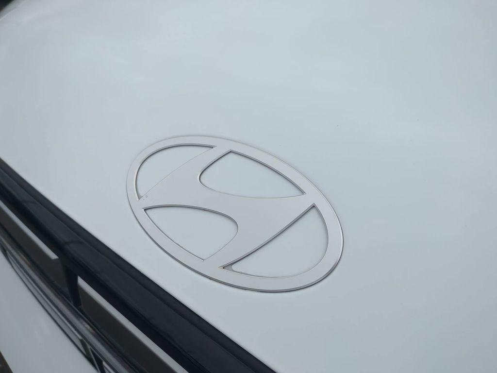 New 2026 White Hyundai SEL FWD image 13