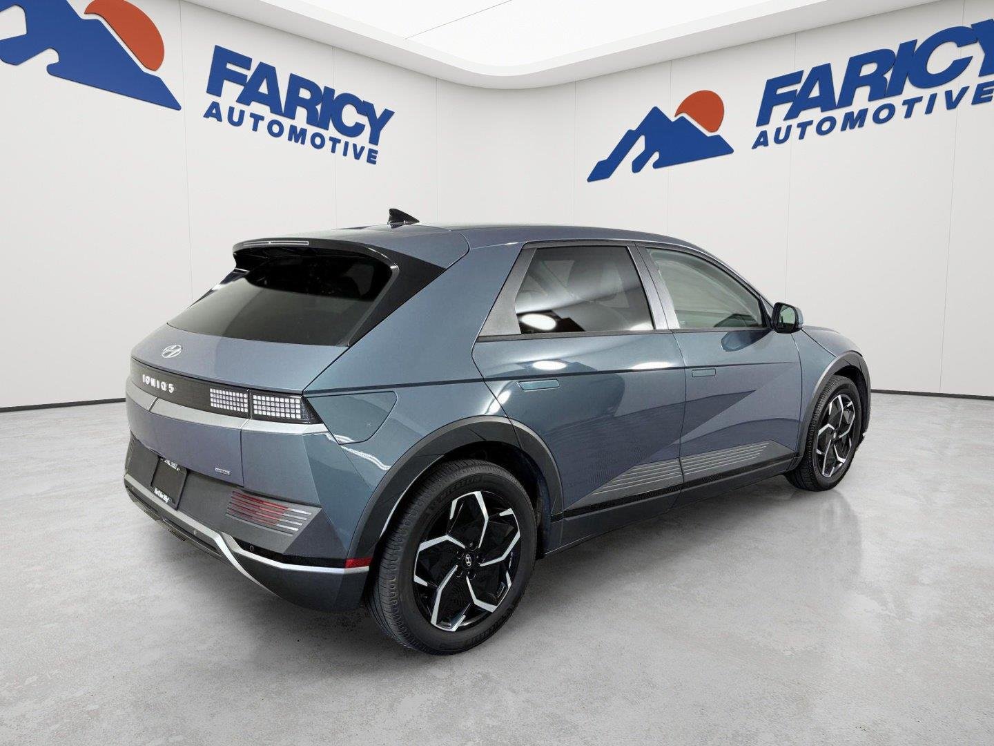 Used 2023 Digital Teal Hyundai SEL image 13