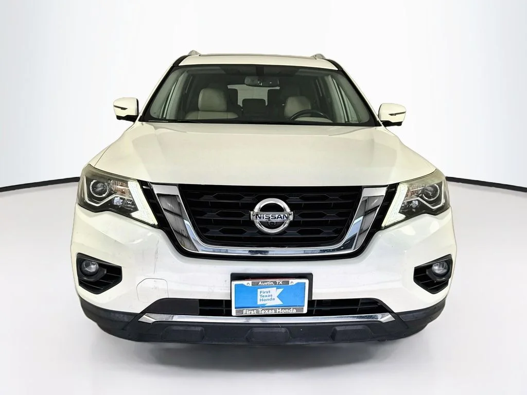 Used 2017 Pearl White Nissan Platinum image 2