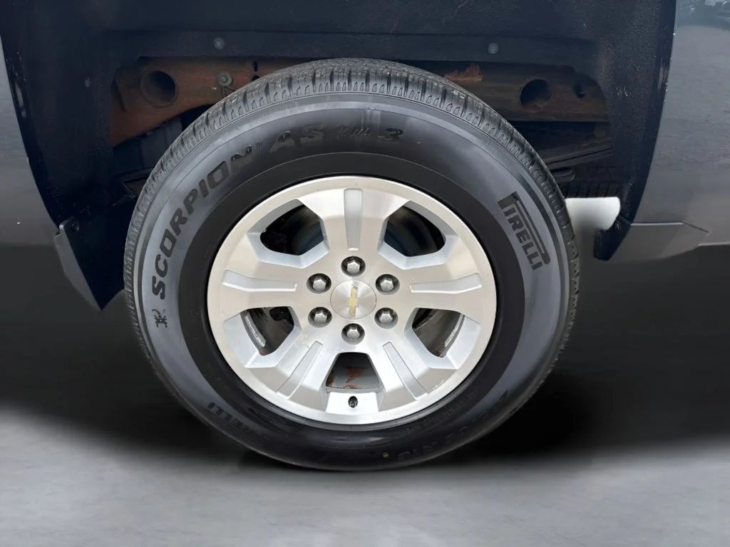 Used 2017 Gray Chevrolet LT image 33