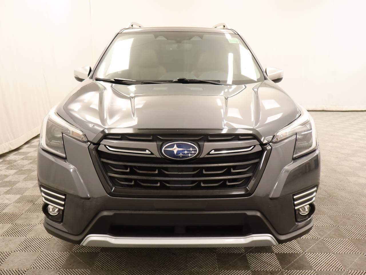 Used 2022 Magnetite Gray Metallic Subaru Touring image 4