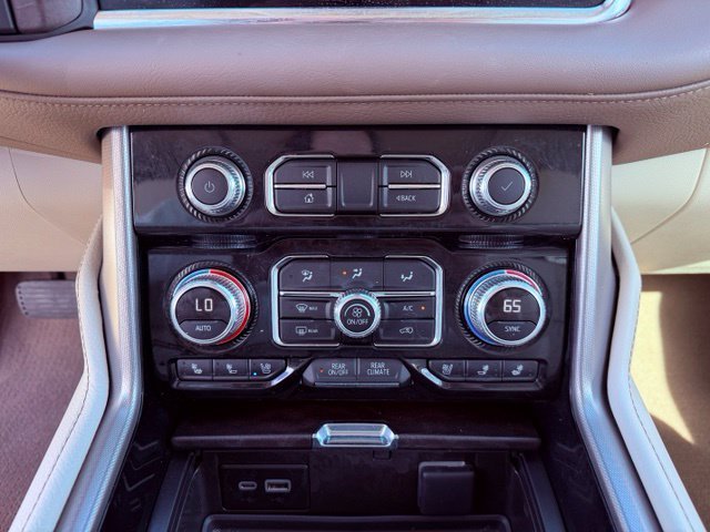 Used 2024 White GMC Denali image 23