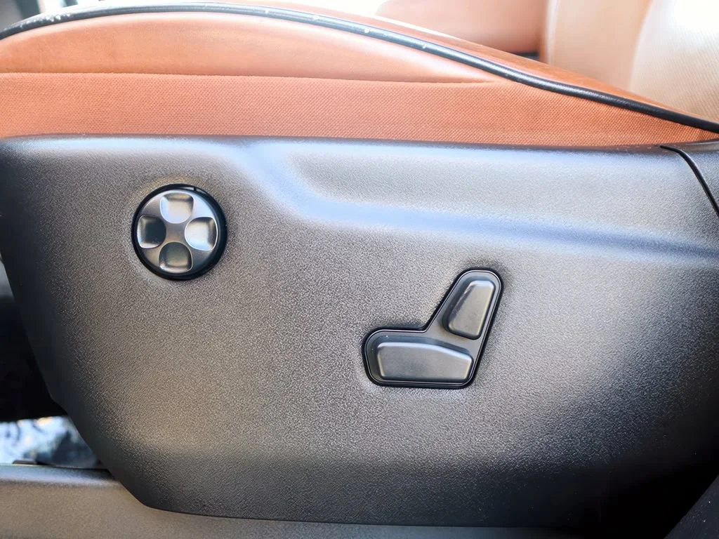 Used 2017 Luxury Brown Pearl Jeep Summit image 14