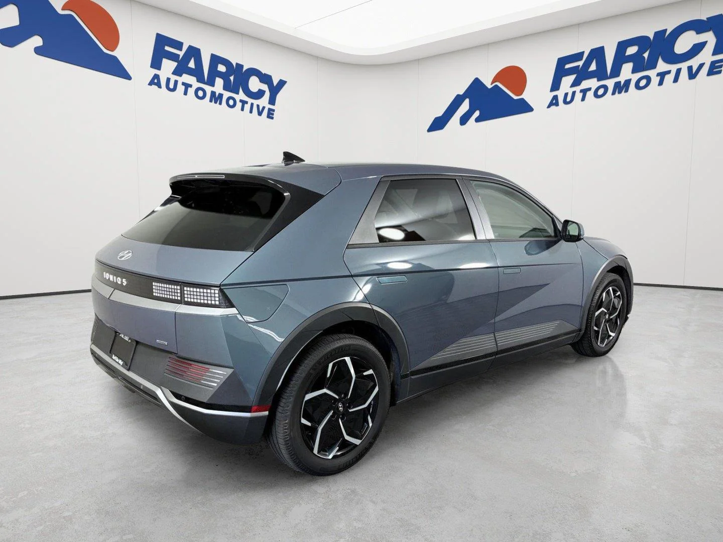 Used 2023 Digital Teal Hyundai SEL image 13